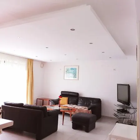 Erdgeschosswohnung Fur Monteure & Gruppen Appartamento *