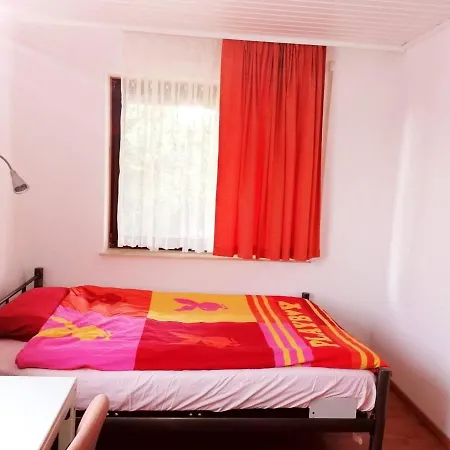 Erdgeschosswohnung Fur Monteure & Gruppen Appartamento